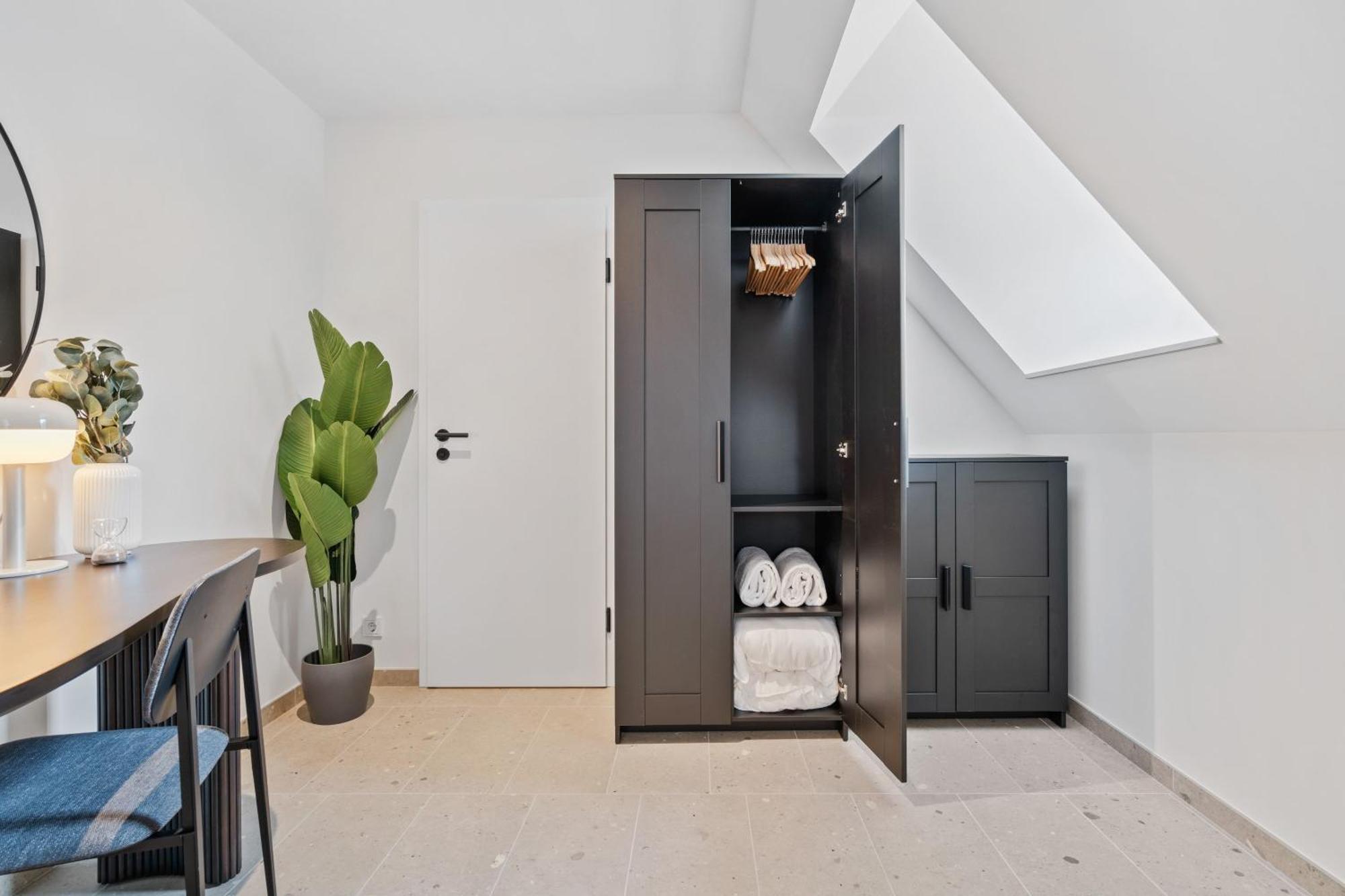 Elegant Clausen Apartment With King Bed & Wifi Люксембург Экстерьер фото