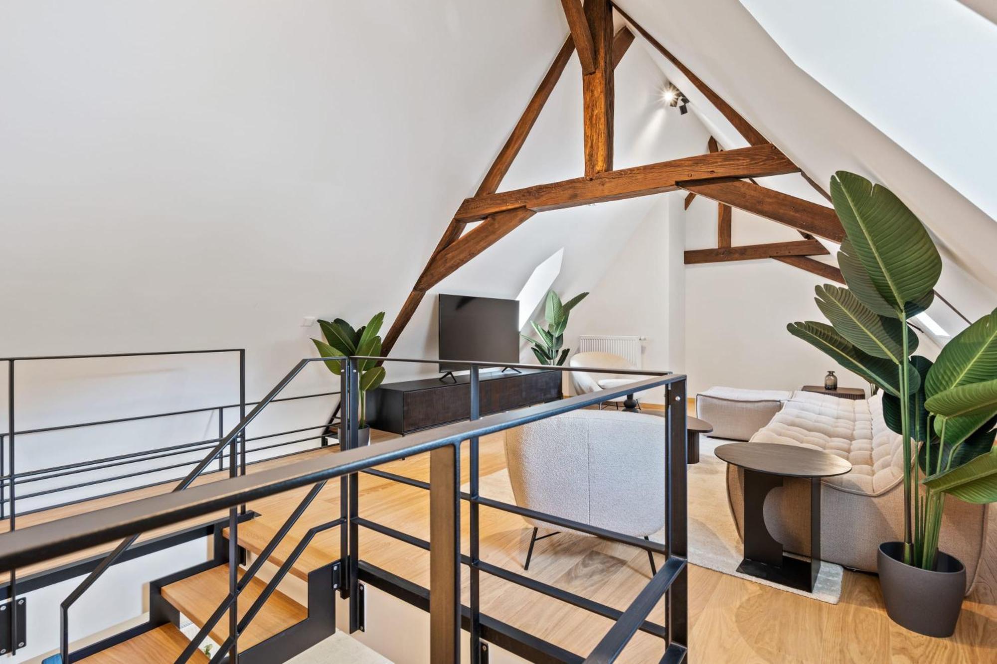 Elegant Clausen Apartment With King Bed & Wifi Люксембург Экстерьер фото