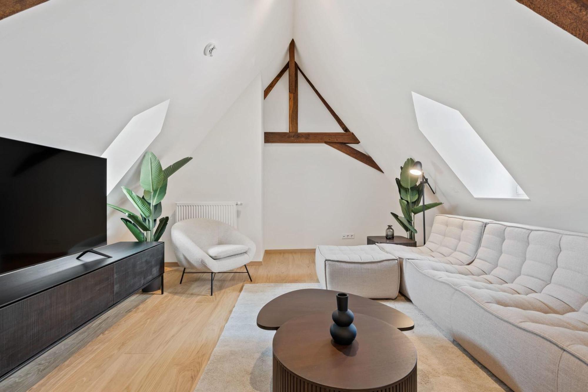 Elegant Clausen Apartment With King Bed & Wifi Люксембург Экстерьер фото